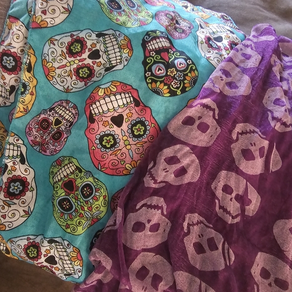 Scarves - Picture 4 of 4